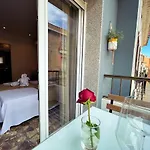 Гостьовий будинок Boutique 32 3*